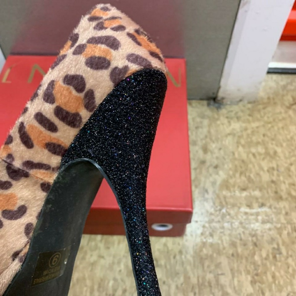 Shoes💜 - Picture 4 of 5
